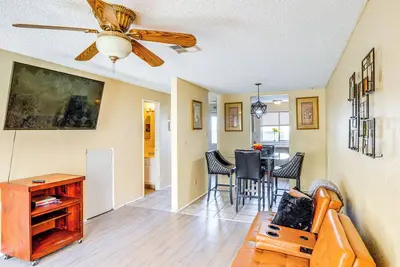 Image de Patio & Mtn Views: Family Gem in California City
