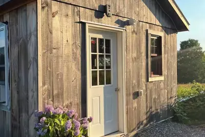Image de Charming Cabin on forty acres of beautiful fields located in Mid-Coast Maine