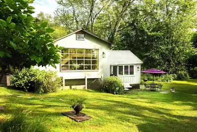 Image de Magical Riverside Homestead in the Hudson Valley