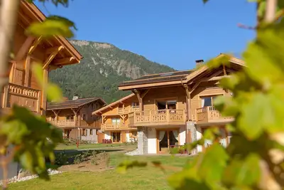 Image de Appartement confortable pour 6 personnes. Vue Mont-Blanc, piscine, spa & randos
