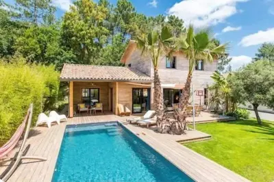 Image de Villa Tema avec piscine chauffée et un Spa