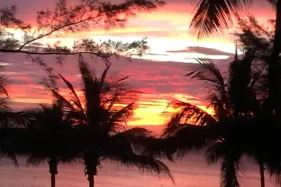 On the beach, upscale 2-bdrm condo South Seas Resort Captiva week 23- Unit 1042