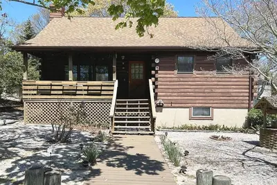 Image de Pet Friendly, Log cabin near the Bay