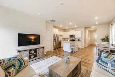 Image de 5 Mi to Bethany Beach: Townhome w/ Pool!