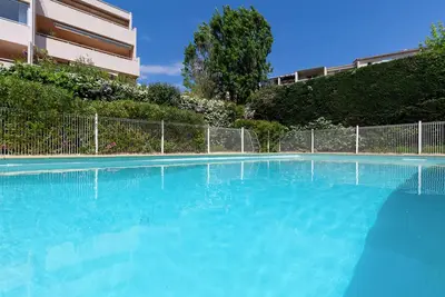 Image de Appartement '4 Personnes Proche Port' avec vue montagne, Wi-Fi et climatisation