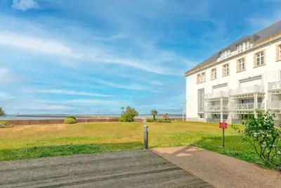 Image de Appartement Face Piscine Et Mer 4p, piscine partagée et terrasse privée