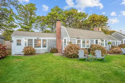 Image de Cozy Cottage with Partial Ocean Views and Private Beach Access