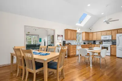Image de Spacious 3 bedroom Cape Home with Central Ac perfect for families