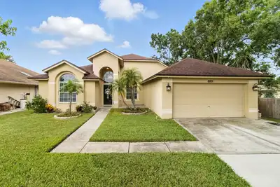 Image de Traditional Homes of Tampa 5 stars on the other site.