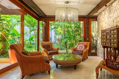 Image de Le Bamboo Manor est un concept unique de deux superbes villas aux styles de. . .