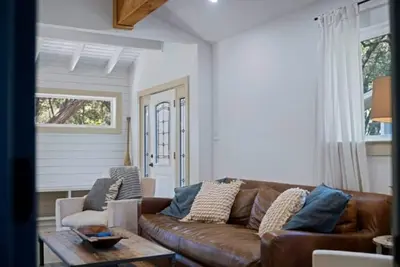 New! Campfire Cottage - River Access/Shared Pool