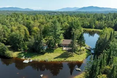 Image de Private Waterfront Estate: 3 Luxe Cottages & Beach
