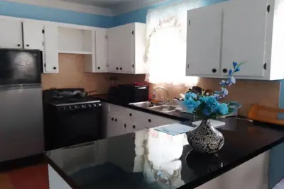 Image de 3-bedroom apartment in tranquil Nassau with Ac, WiFi. Washer. Enjoy your stay