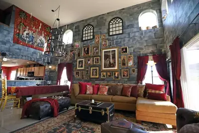 Image de Enchanted Villa with Lake View 6-Bedroom in Resort