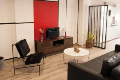 Image de Appartement spacieux et confortable avec terrasse et vue – idéal pour un séjour