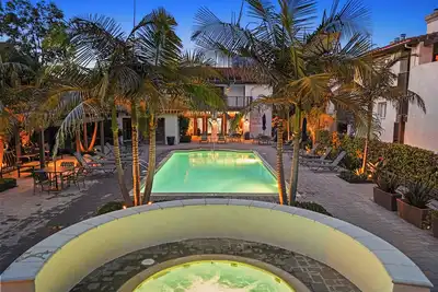 Image de Close to Beach w/ Patio & Resort Amenities | The Point at Corniche by AvantStay