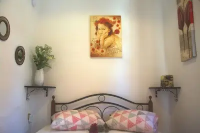 Image de Traditional apartment in center of Rhodes Town. Near beach(500m) and to new Town