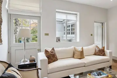 Image de Mary Anne House, 4 beds, Parking & Garden