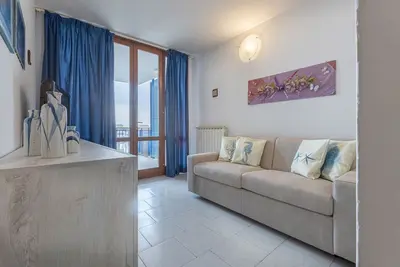 Image de GuestHost - Comfortable Apartment with Sea View