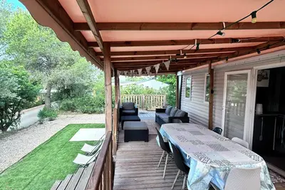 Image de Mobilhome avec jacuzzi, piscine dans la résidence