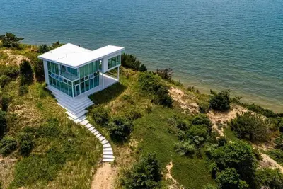 Image de Waterfront, Hot Tub, Sauna, Private Beach!