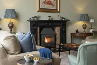 Image de New Ladykirk Farmhouse - Four bedroom, dog friendly country farmhouse near the River Tweed sleeping
