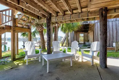 Image de Waterfront, Boat Slip, Fish Camp - Sunny Side Up Ii