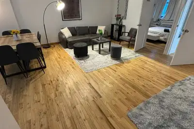 Image de 4-Bedroom Haven Near Tribeca!