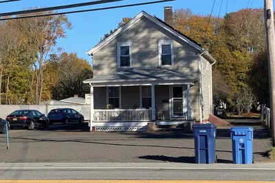 Image de South Kingston Summer Rental house 3 beds 1. 5 baths, washer/dryer, pets allowed