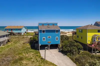 Image de Beautifully decorated semi-oceanfront South Nags Head home!