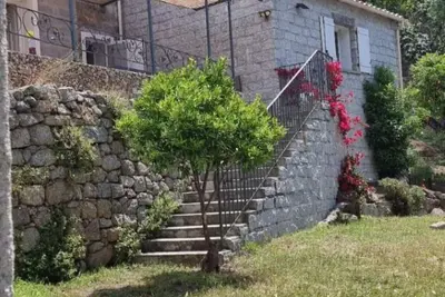 Image de Maison traditionnelle Corse. Jardin 450 m2. Vacances en famille