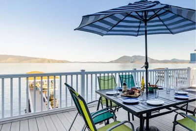 Image de New! Waterfront Home - Private dock Pickleball Bbq