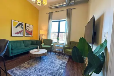 Image de McCormick 3br-2ba 420-Friendly with Optional Parking - State st.