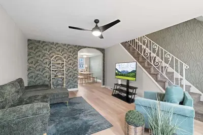 Image de Stylish Modern Getaway Near Downtown City Center!