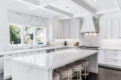 Image de Luxurious Southampton Retreat with Private Pool and Pool House, Great for. . .