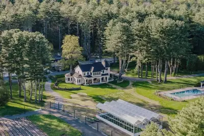 Image de Luxury 62-Acre Retreat, Refined Rustic Charm & Resort-Style Amenities. . .