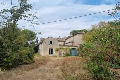 Image de Maison de campagne avec grande piscine au milieu des bois, proche de Grignan