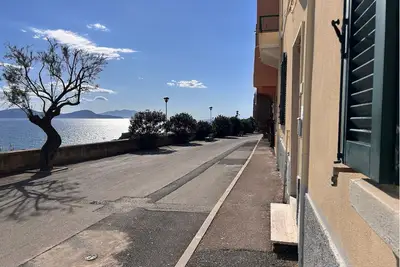 Image de Sea View & Castle: relaxation with a view a stone's throw from downtown.
