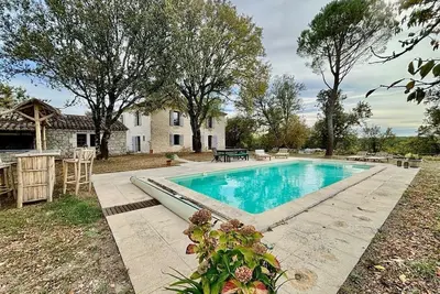 Image de Nouveau Gîte avec piscine dans un parc au sud du Lot