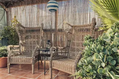 Image de Panoramic Rooftop Duplex Retreat | Free Parking