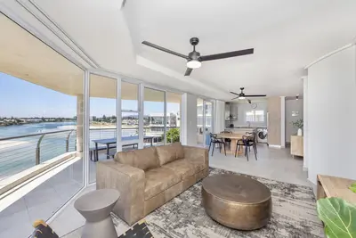 Lagoon Beach Escape | Breathtaking Ocean Views