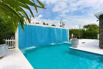 Image de Brand-New Listing – Be Among the First to Stay in the Heart of SoSo! Sleeps 6