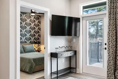 Image de Evelyn 319 - Beautiful brand-new 1br in beautiful Forest Hill