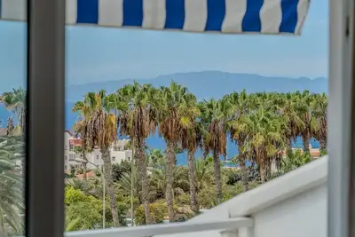 Image de Malibu park studio with ocean views & heated pool