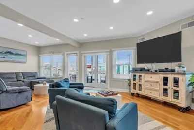 Image de Luxury 3, 000 sf 5br/5. 5ba, Rooftop, Pool, Hot tub