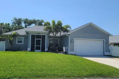 Image de Beautiful 3/2 home 8 mins from Beach in the Shark Tooth Capital of the World!