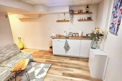 Image de Cozy Private Basement Suite| Near Transit & U of M