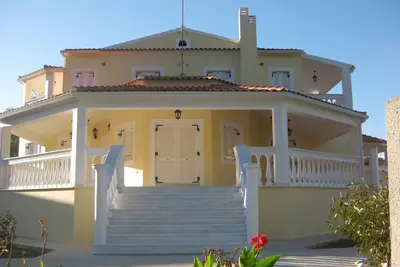 Image de A Luxurious Villa in a Residential area w/ walking distance to Sidari Ressort!