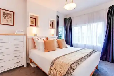 Image de Artist Retreat 2br 2ba Free Park