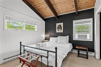 Image de Charming 3-bedroom farmhouse with hot tub in the Catskills